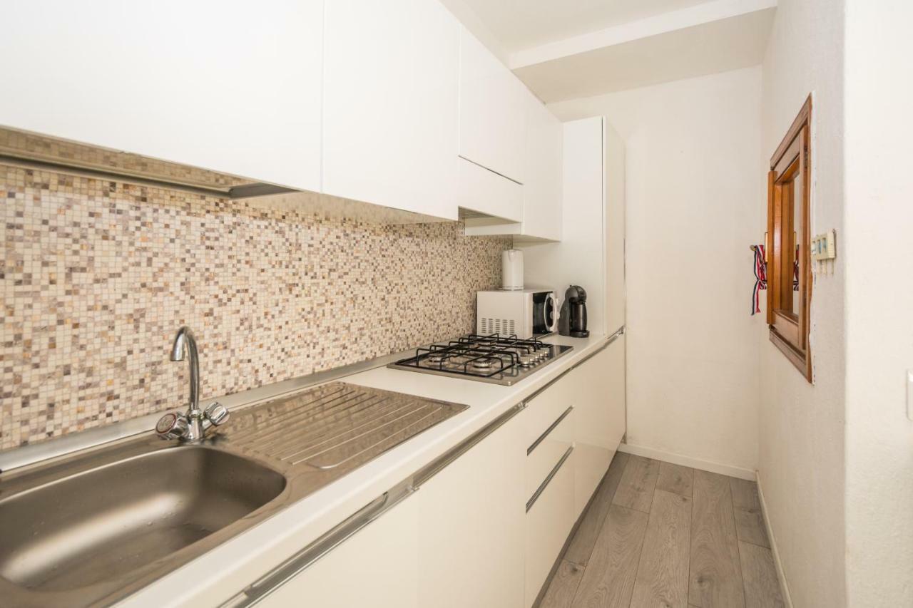 Appartamento Punta Nera La Maddalena  Buitenkant foto